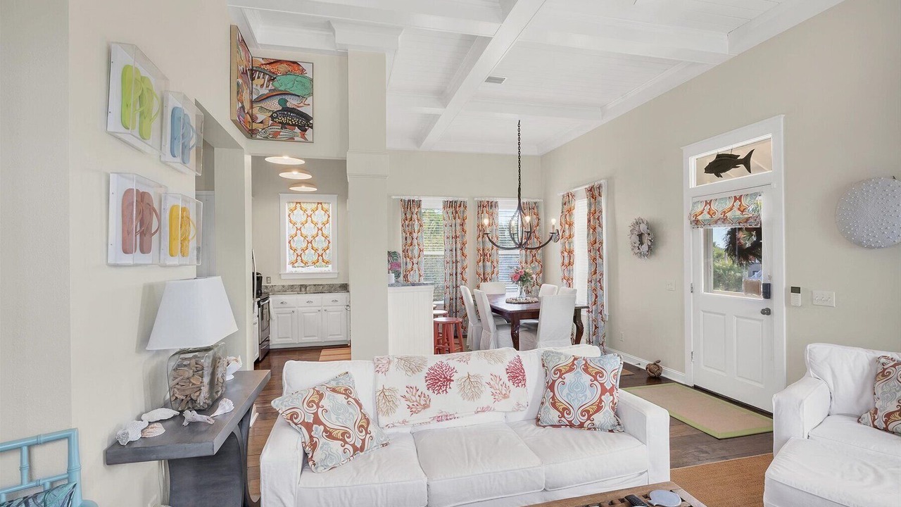 Photo of Livingroom in Palm Island