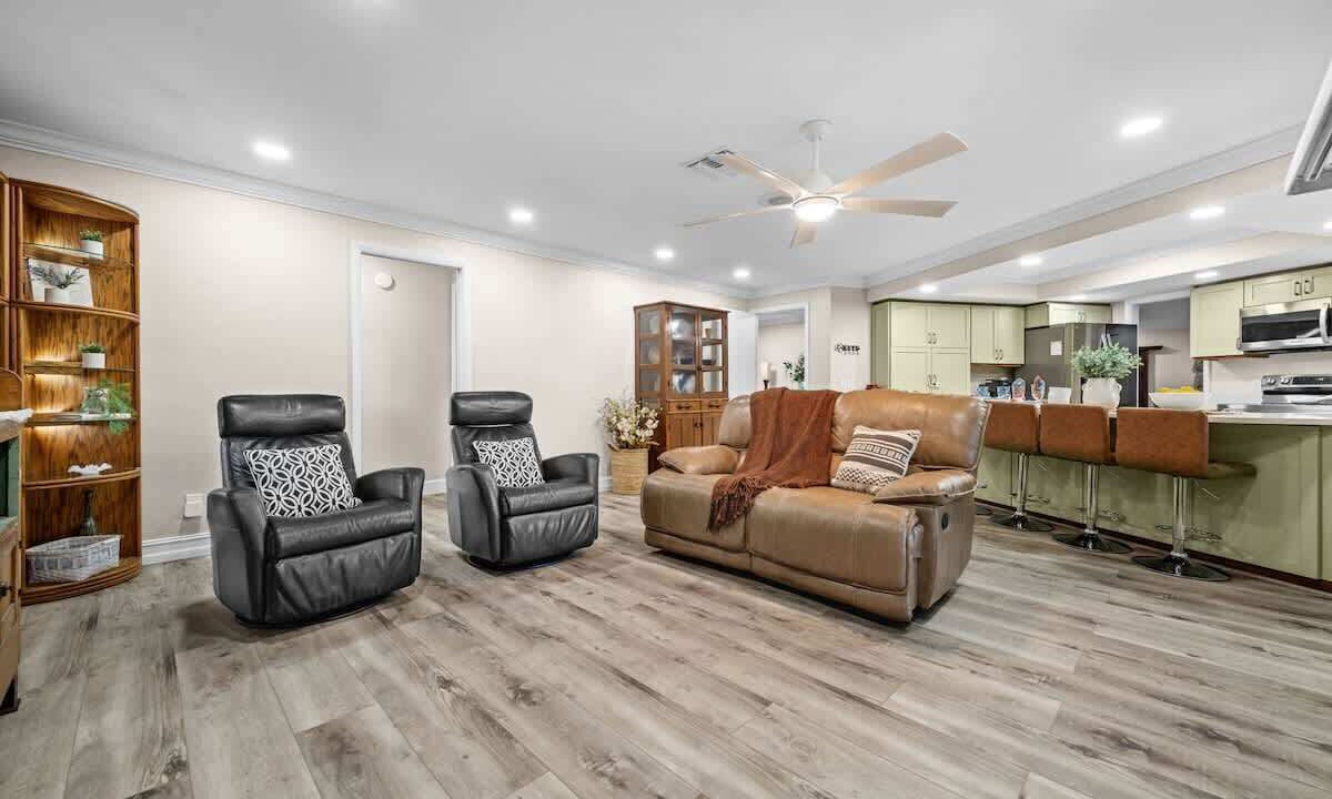 Photo of Livingroom in Lochmoor Waterway Estates
