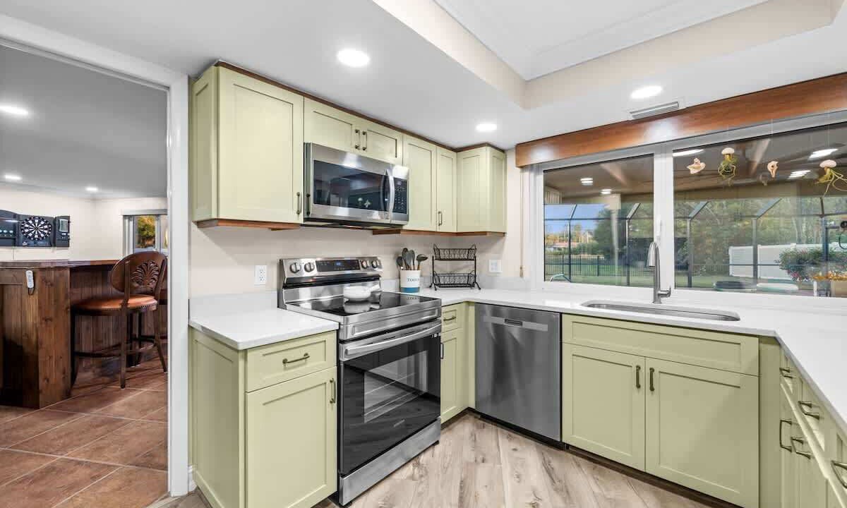 Photo of Kitchen in Lochmoor Waterway Estates