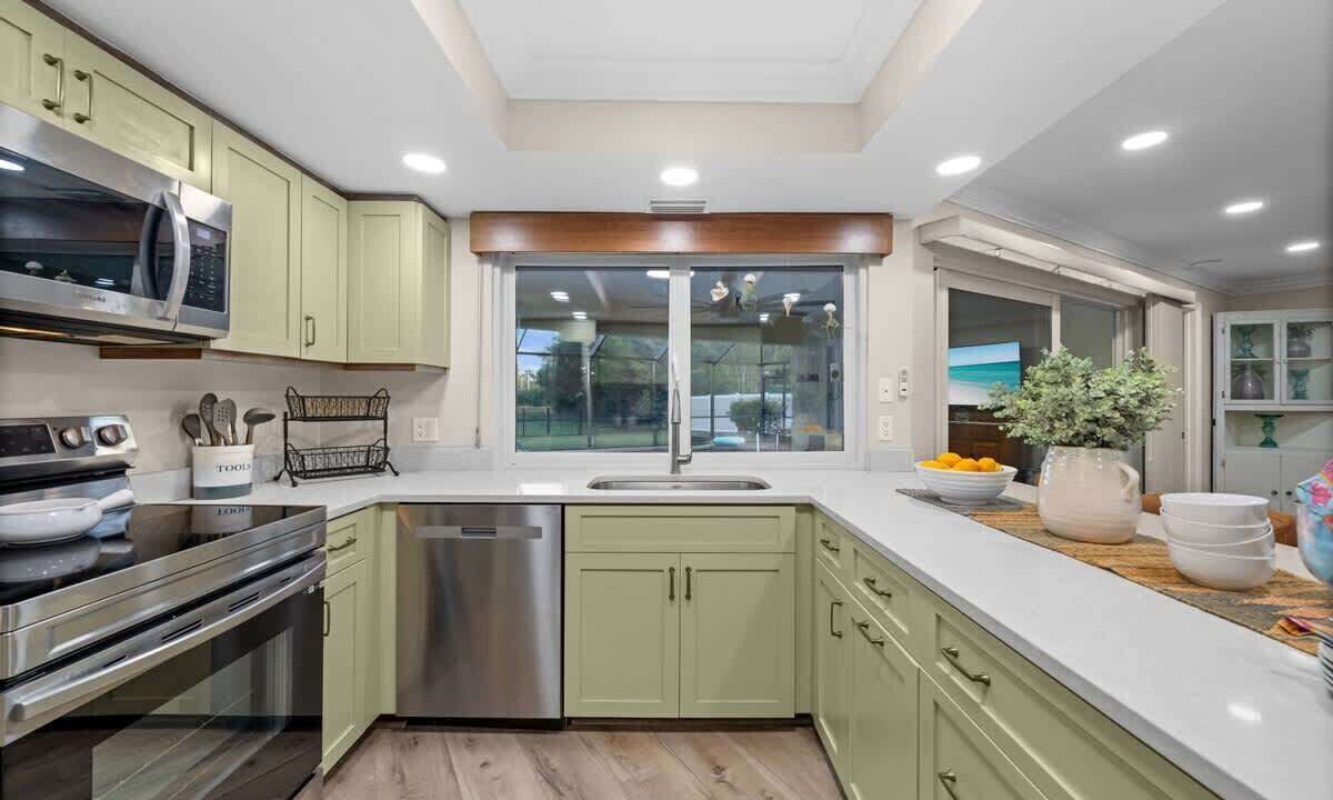 Photo of Kitchen in Lochmoor Waterway Estates