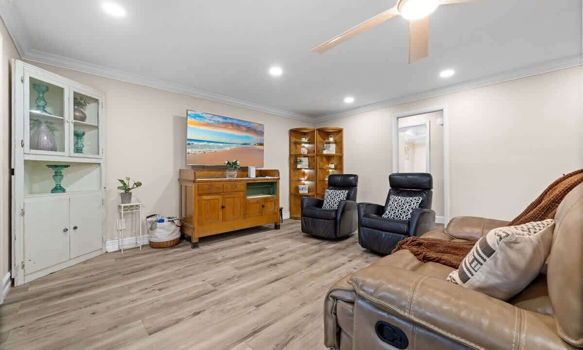 Photo of Livingroom in Lochmoor Waterway Estates