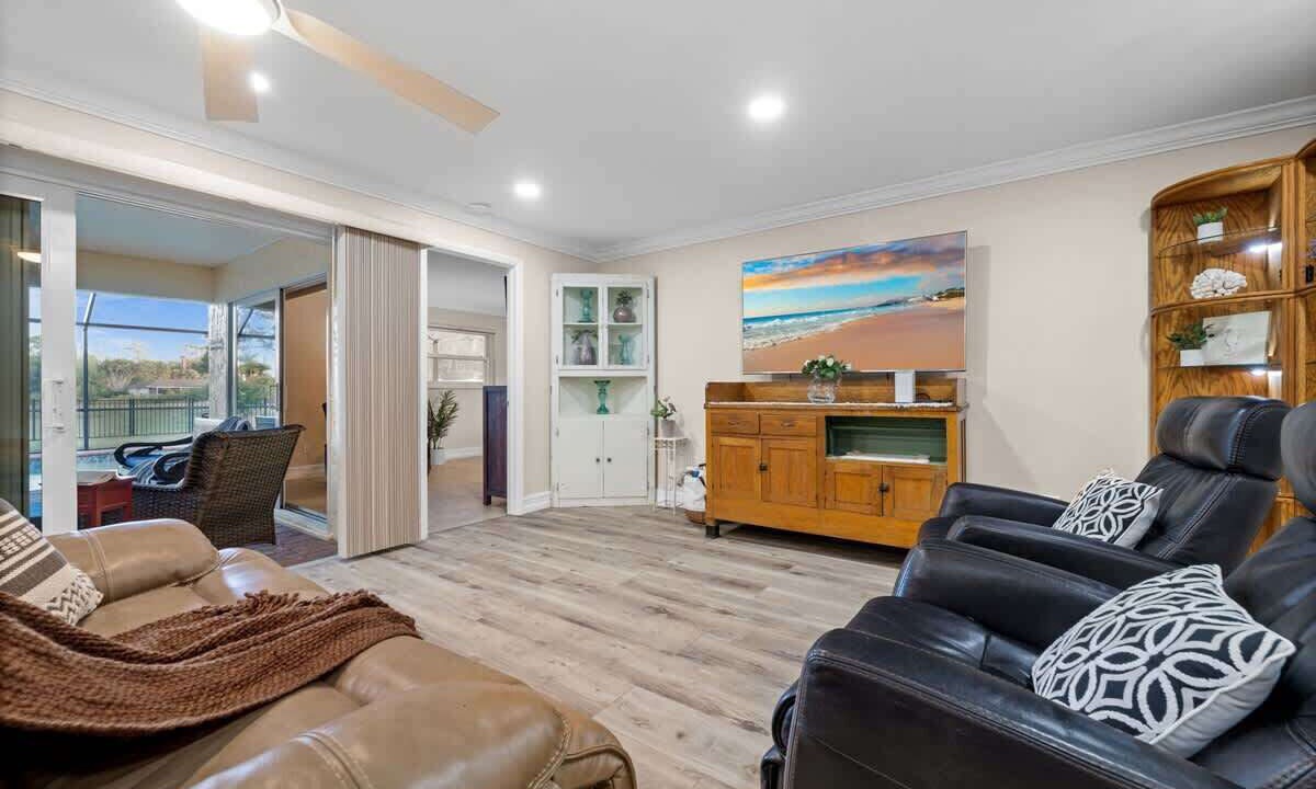Photo of Livingroom in Lochmoor Waterway Estates
