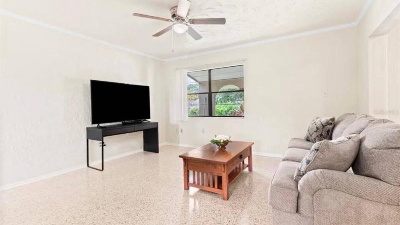 Photo of Livingroom in Bayshore Gardens