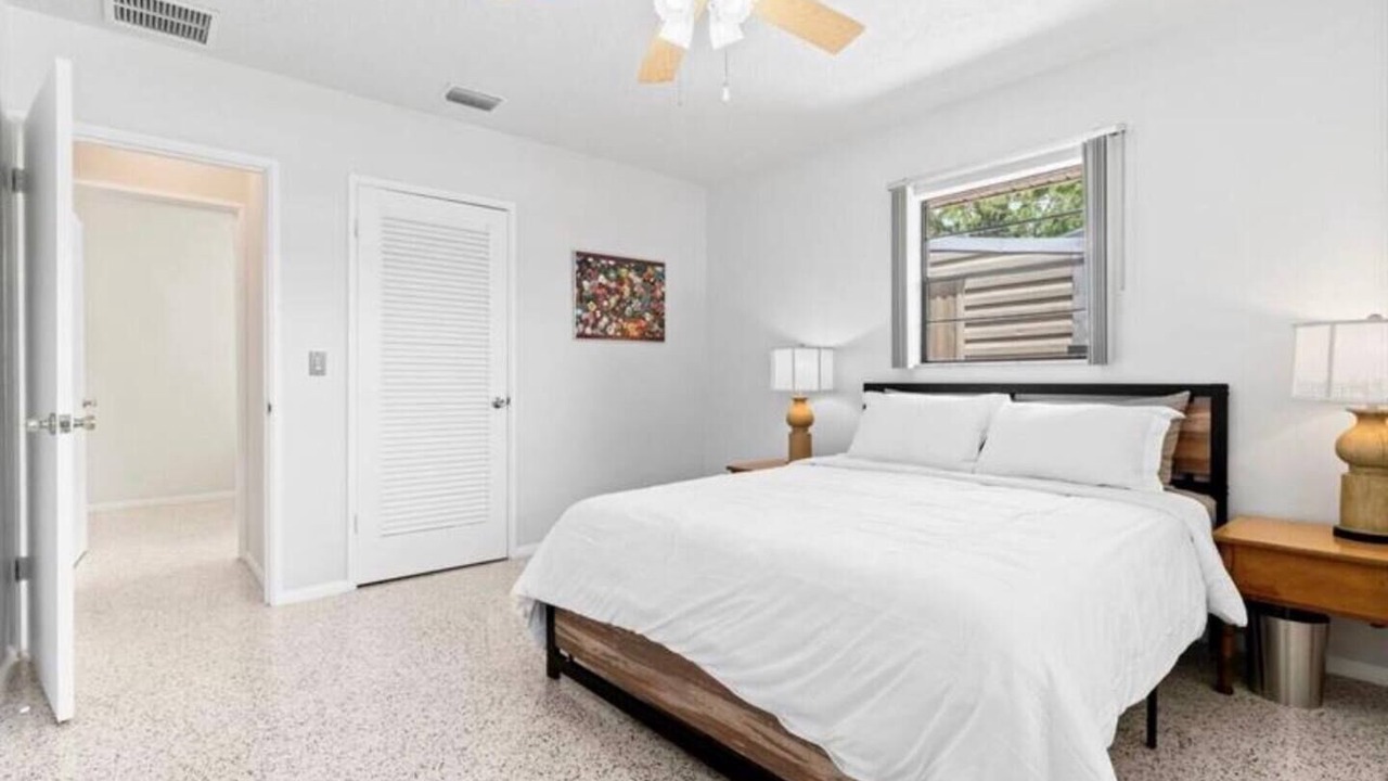 Photo of Bedroom in Bayshore Gardens