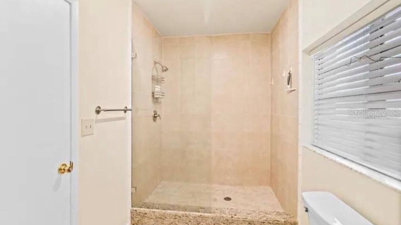 Photo of Bathroom in Bayshore Gardens