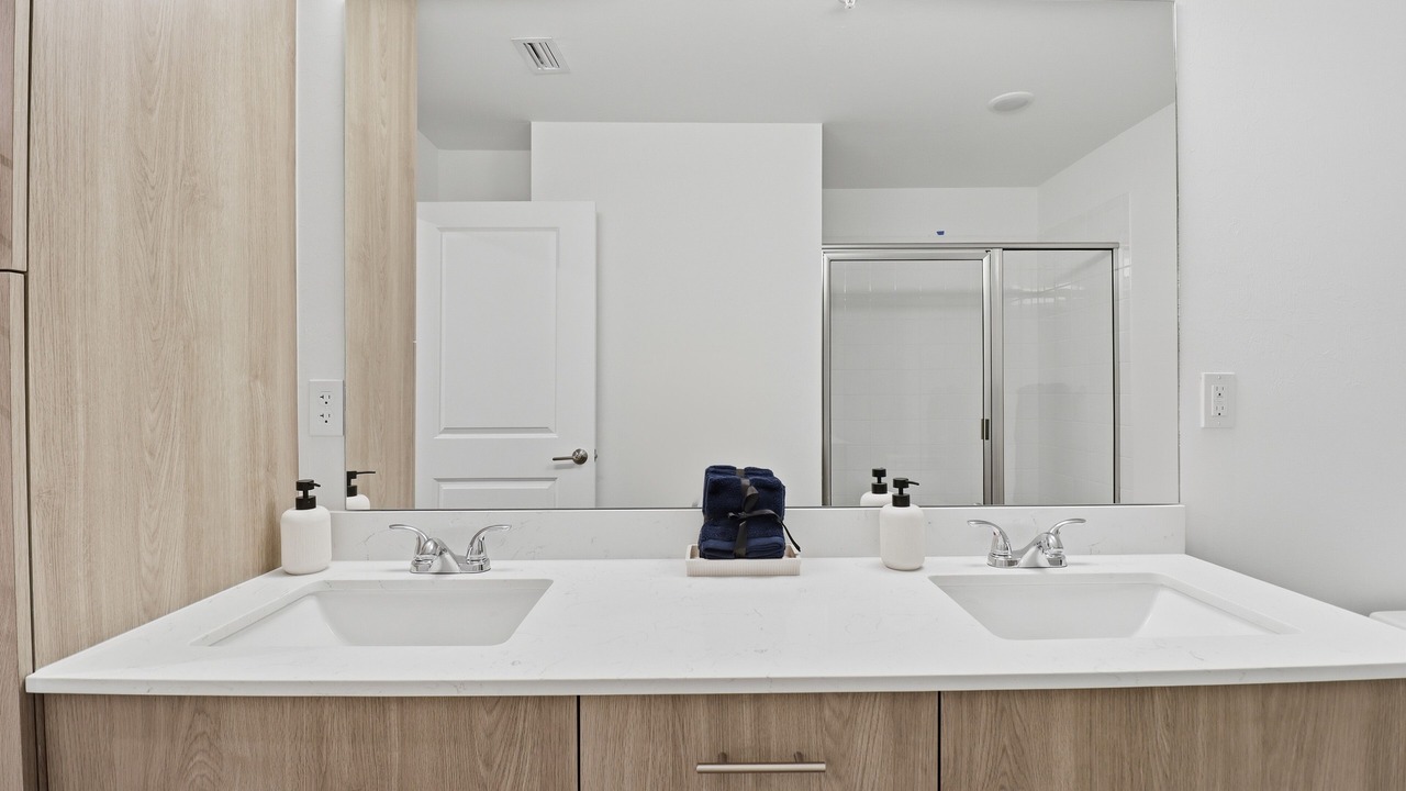 Photo of Bathroom in Diplomat