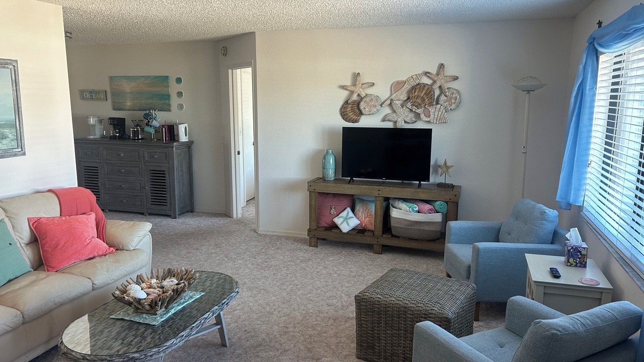 Photo of Livingroom in Oakland Hills
