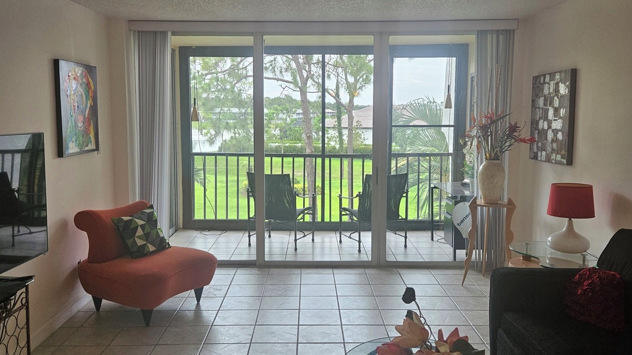 Photo of Livingroom in Bonita Springs