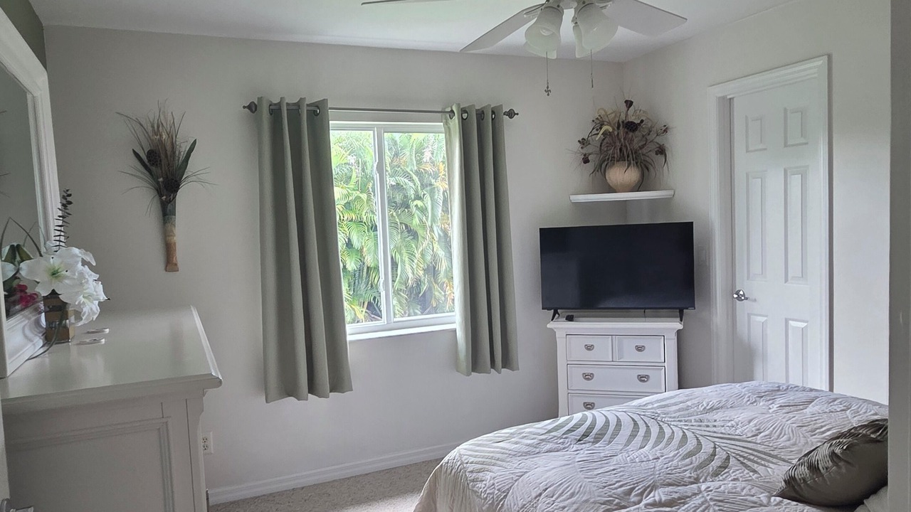 Photo of Bedroom in Englewood East