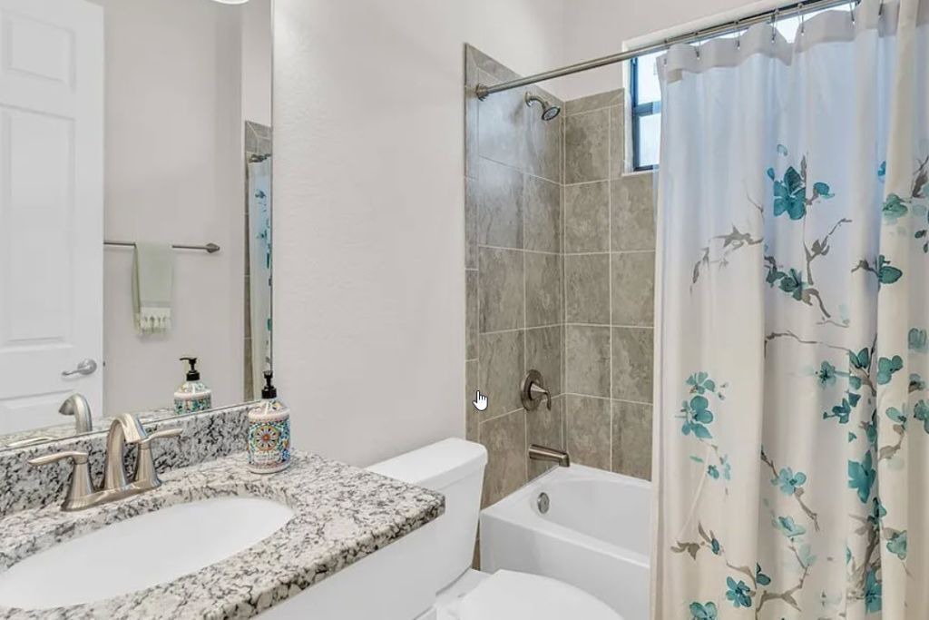 Photo of Bathroom in River Hall