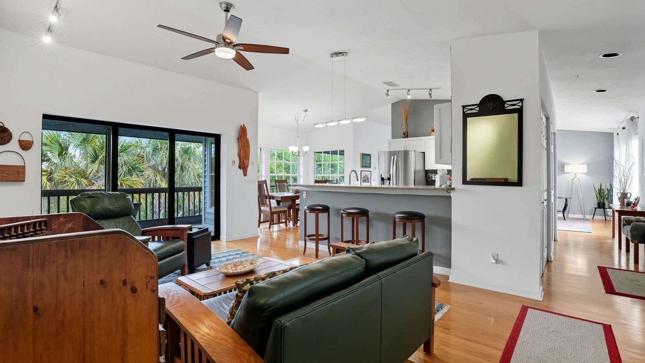 Photo of Livingroom in Gumbo Limbo
