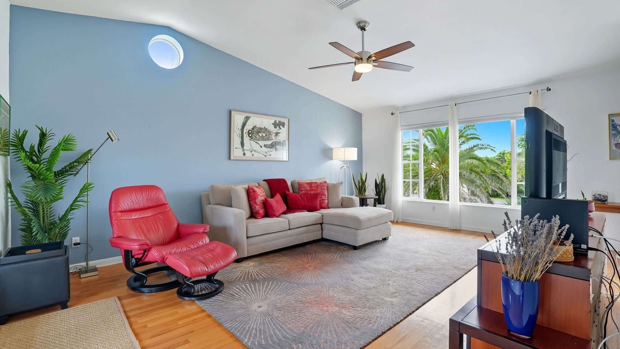 Photo of Livingroom in Gumbo Limbo