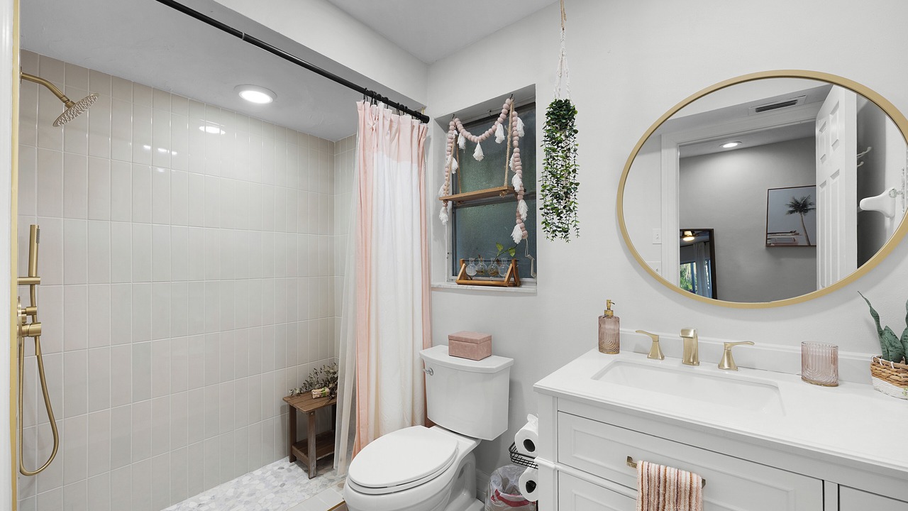 Photo of Bathroom in Biggar