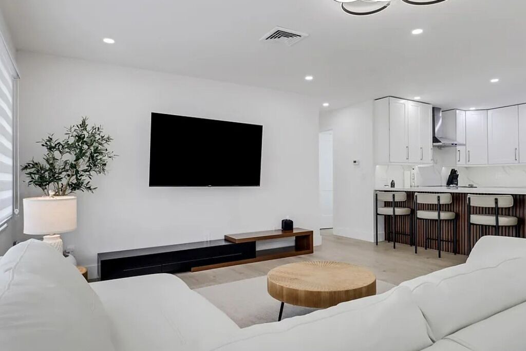 Photo of Livingroom in Lochmoor Waterway Estates