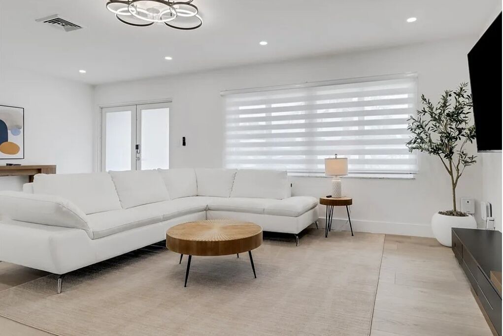 Photo of Livingroom in Lochmoor Waterway Estates