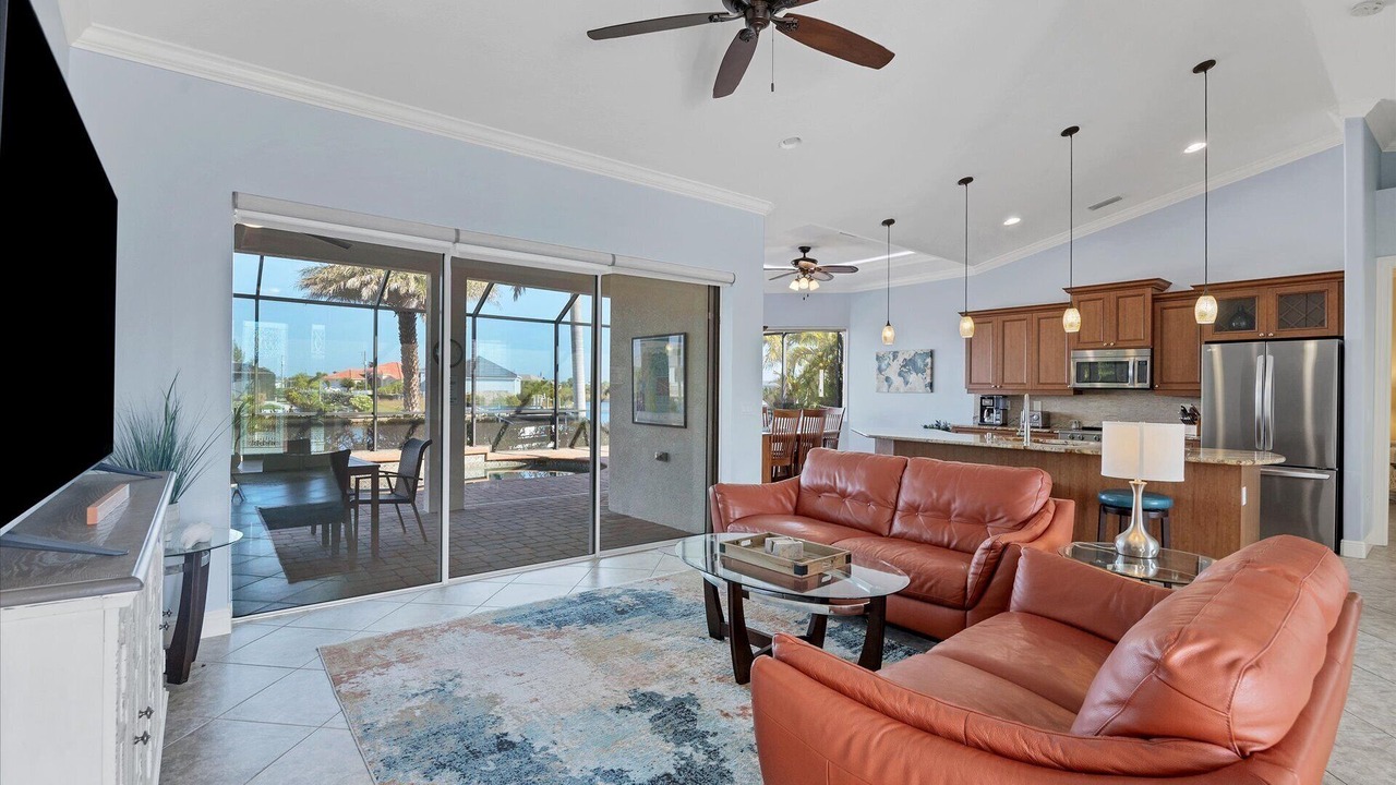 Photo of Livingroom in South Gulf Cove