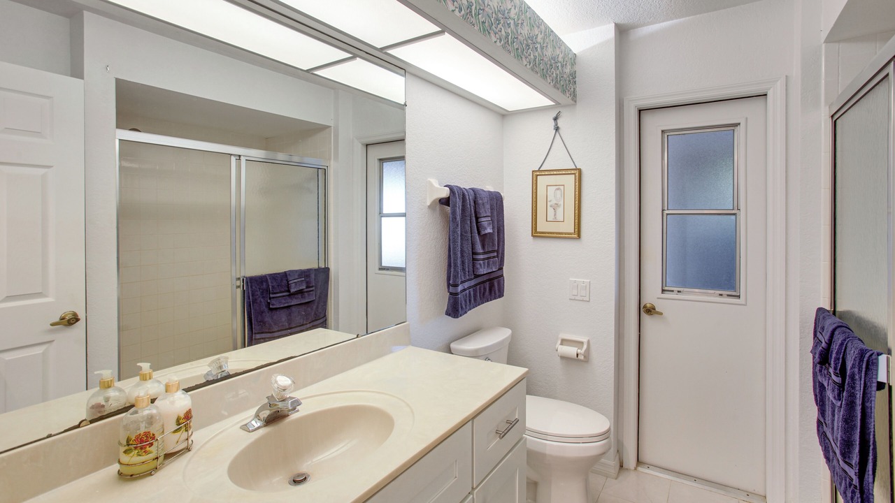 Photo of Bathroom in Gulf Cove