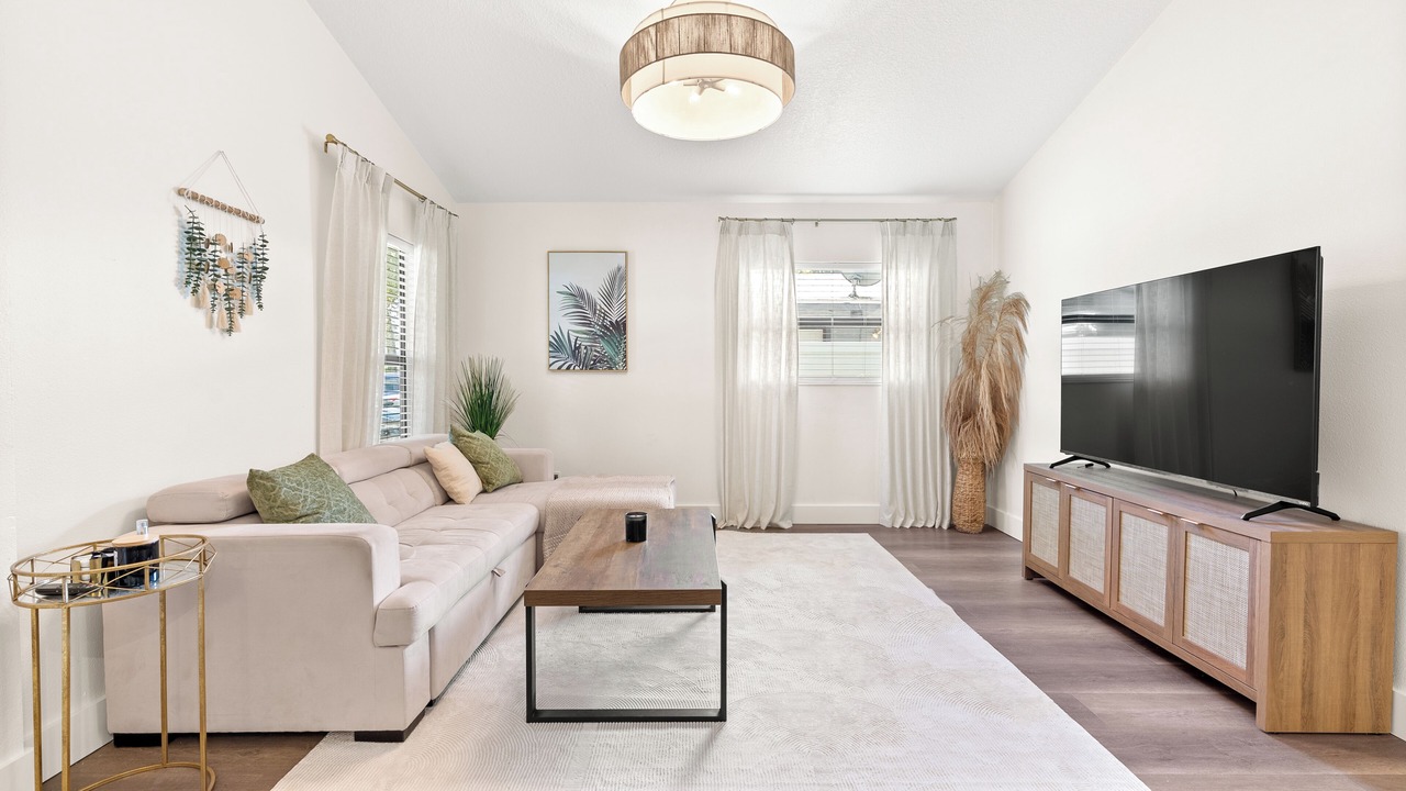 Photo of Livingroom in Newtown