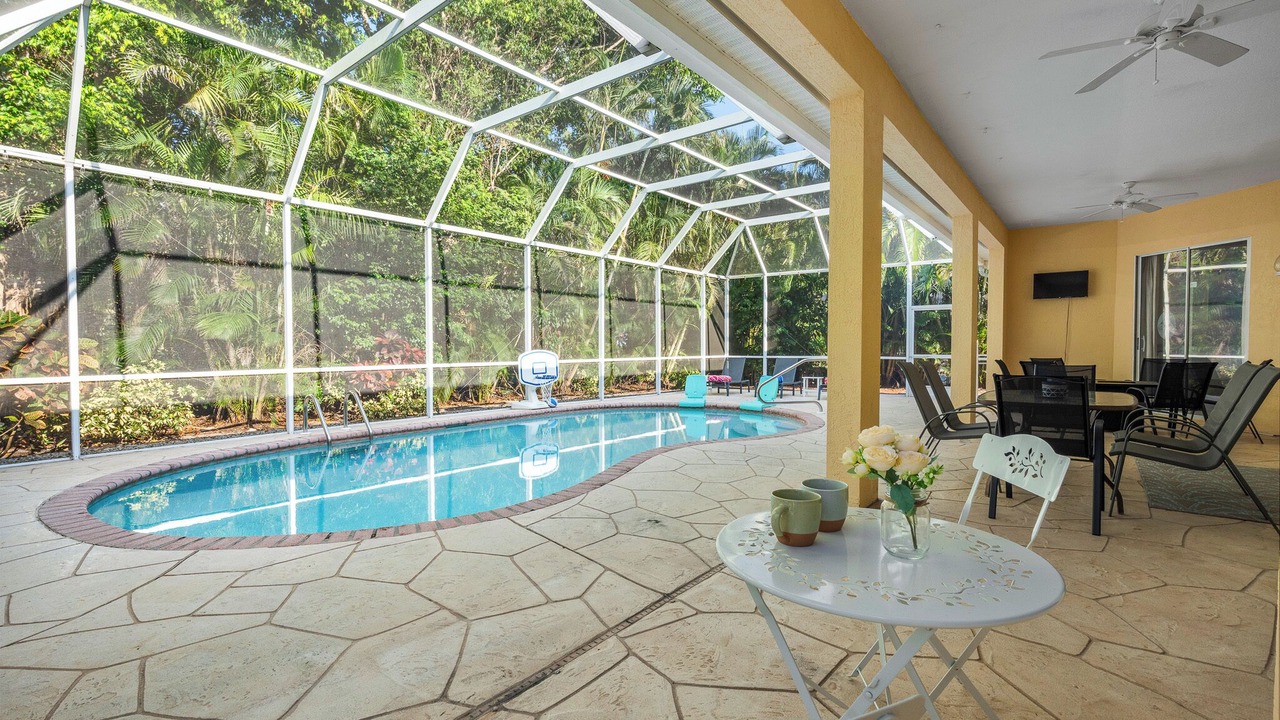 Photo of Outdoor in Crown Pointe