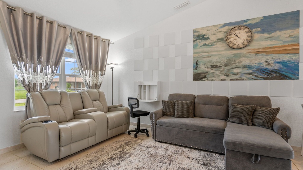 Photo of Livingroom in Warm Mineral Springs