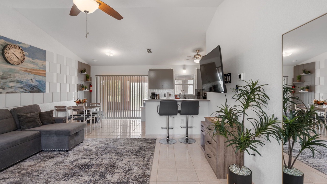Photo of Livingroom in Warm Mineral Springs