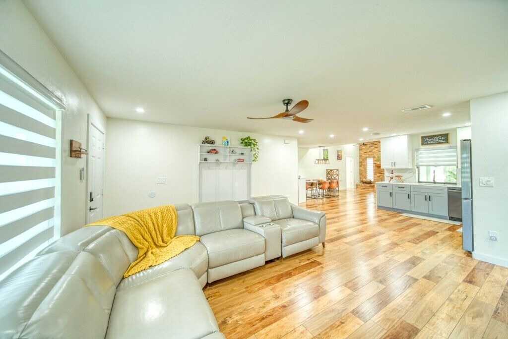 Photo of Livingroom in Diplomat