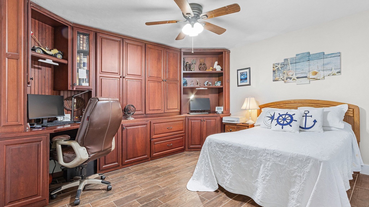 Photo of Bedroom in Eight Lakes