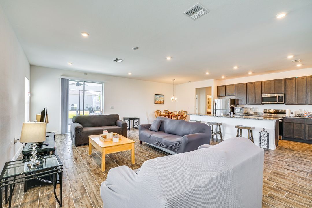 Photo of Livingroom in Harbour Heights