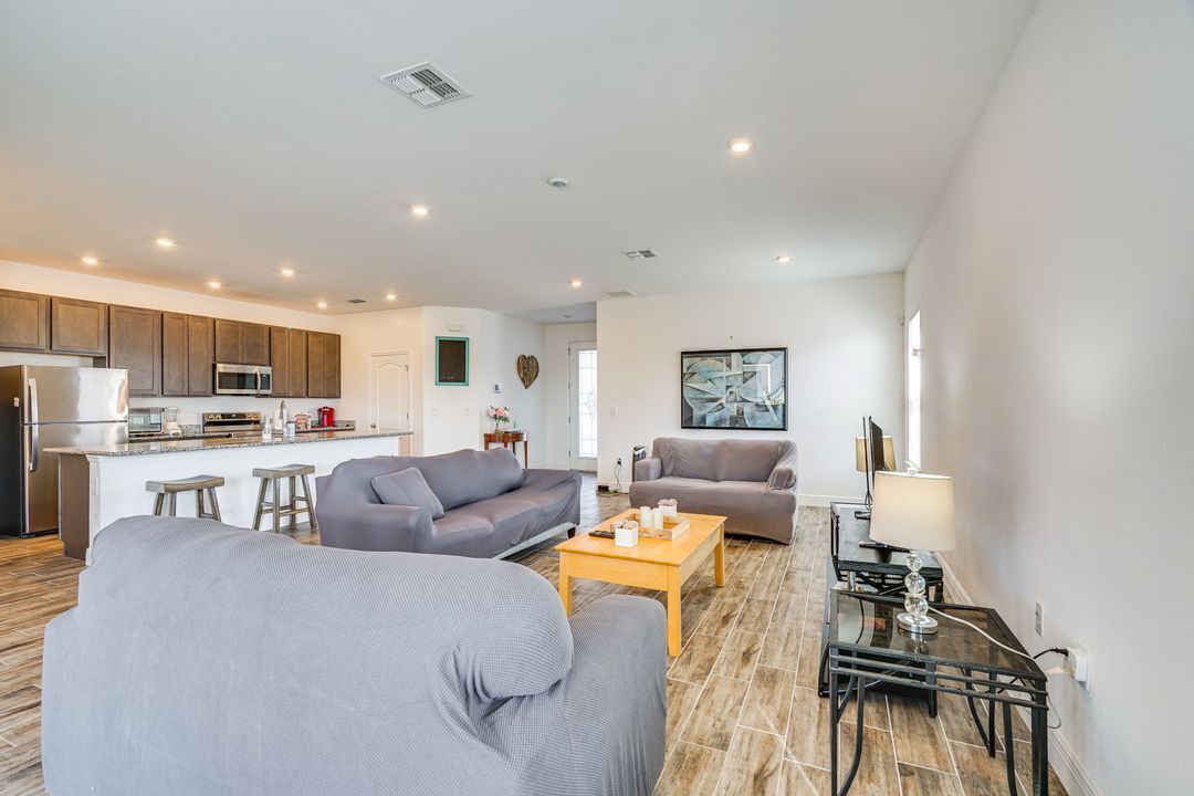 Photo of Livingroom in Harbour Heights
