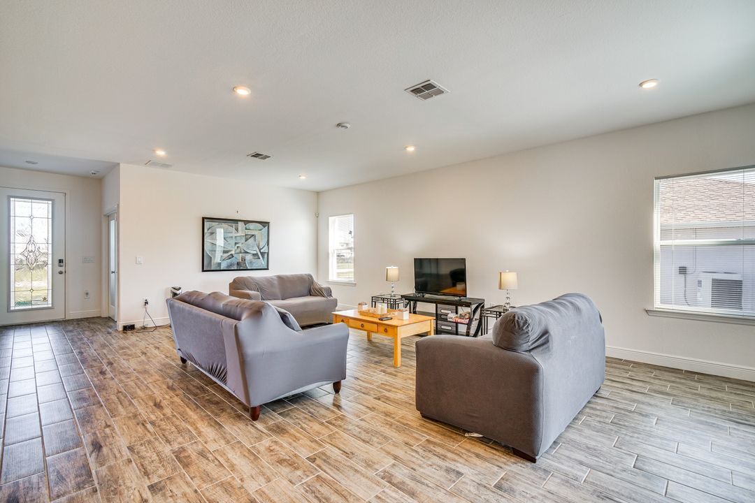 Photo of Livingroom in Harbour Heights
