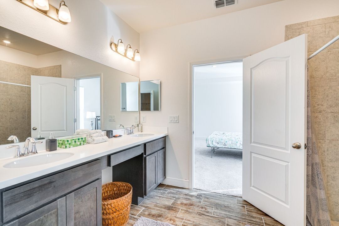 Photo of Bathroom in Harbour Heights
