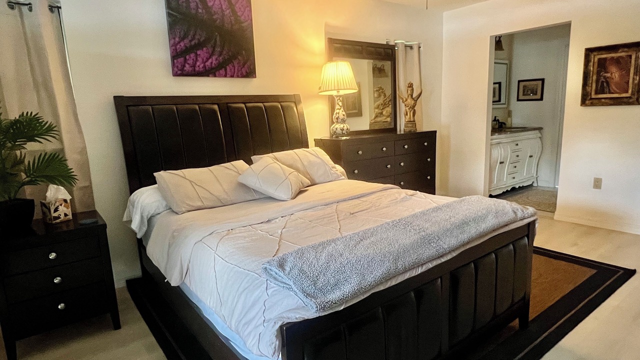 Photo of Bedroom in Englewood East