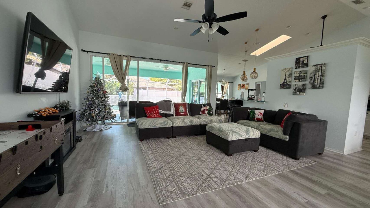 Photo of Livingroom in Venice Gardens