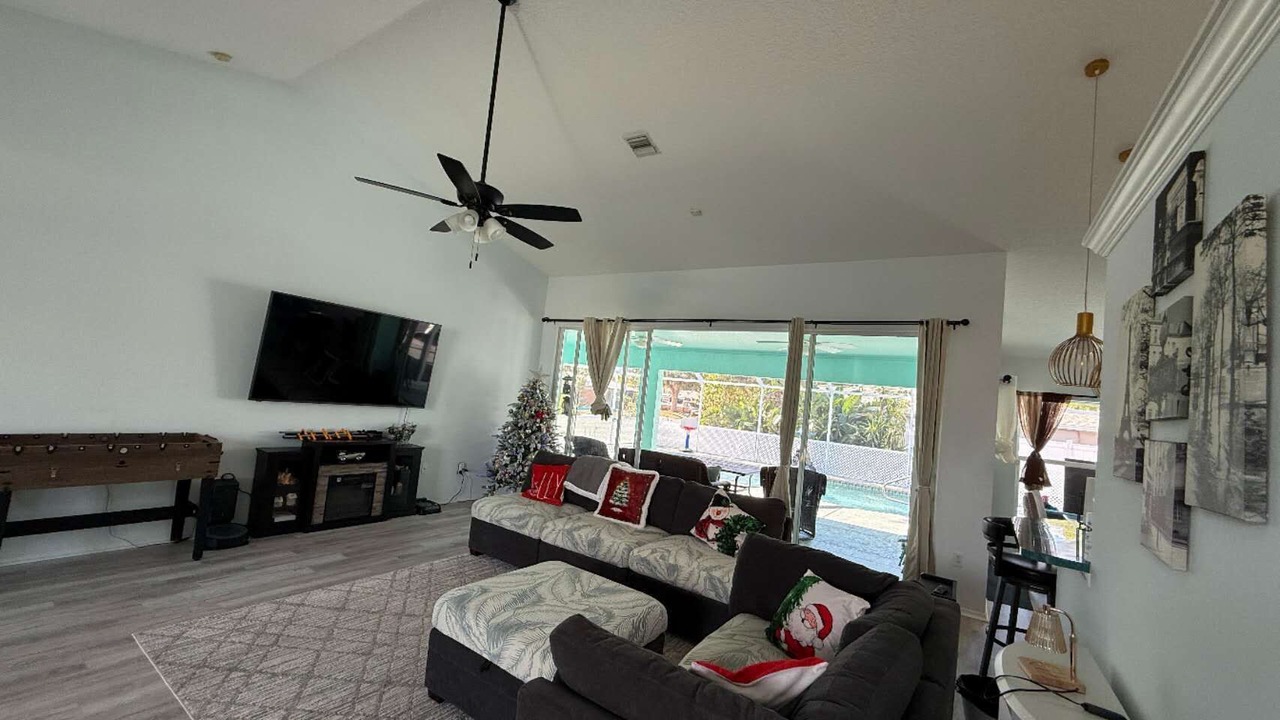 Photo of Livingroom in Venice Gardens