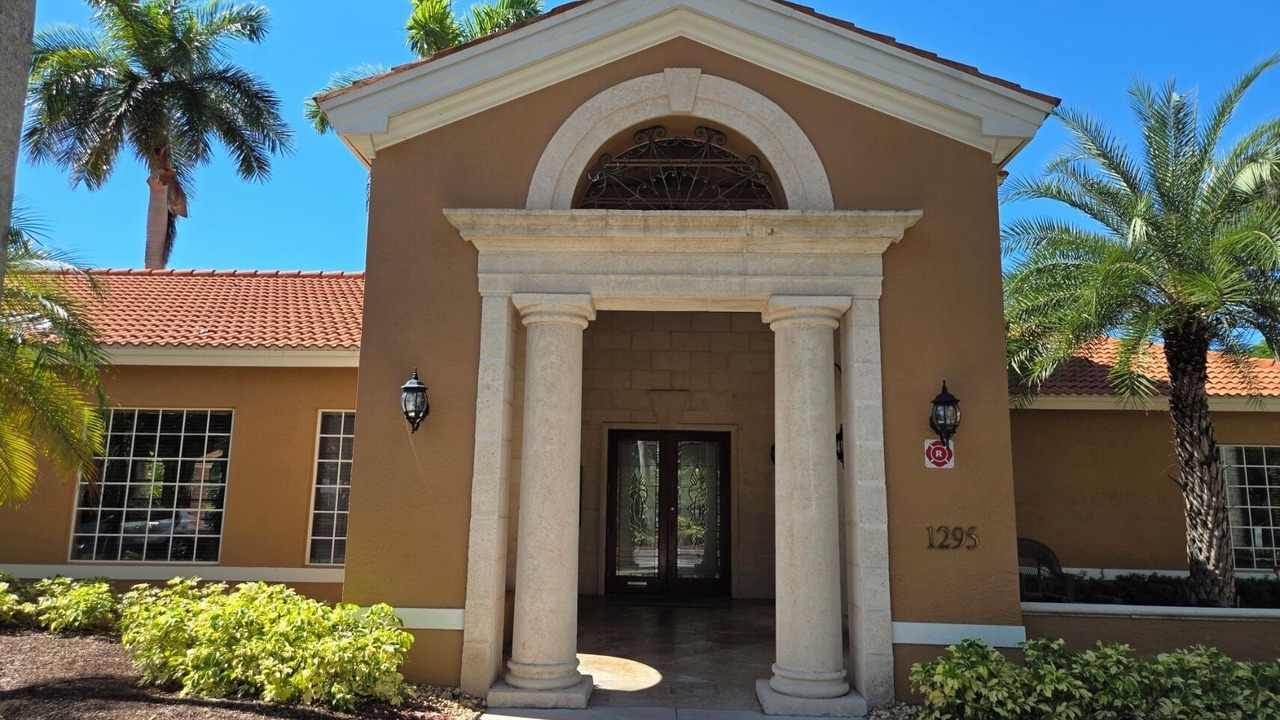 Photo of Outdoor in Naples