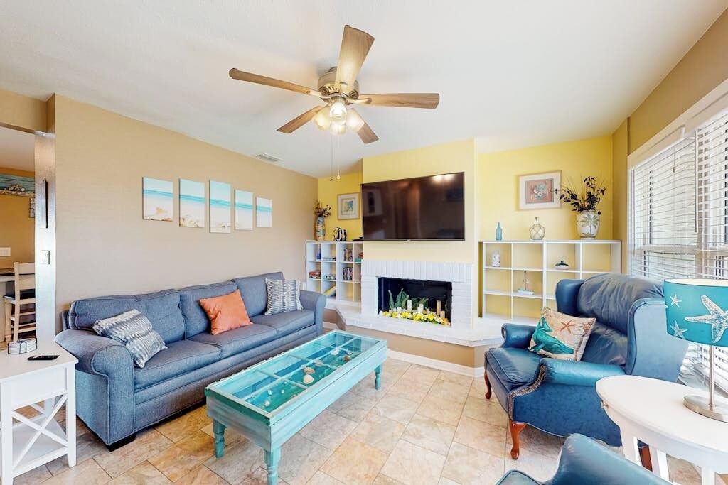 Photo of Livingroom in Bayshore Gardens