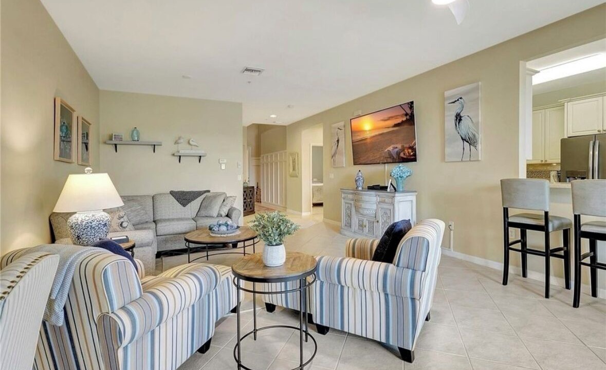 Photo of Livingroom in River Hall