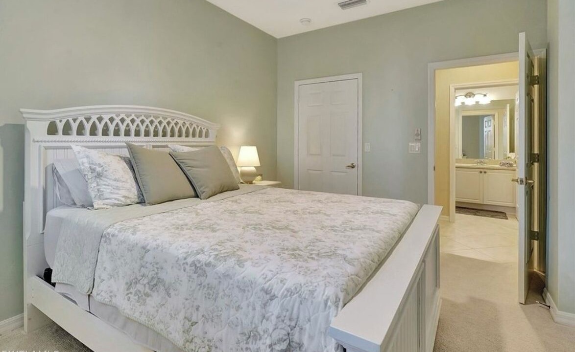 Photo of Bedroom in River Hall