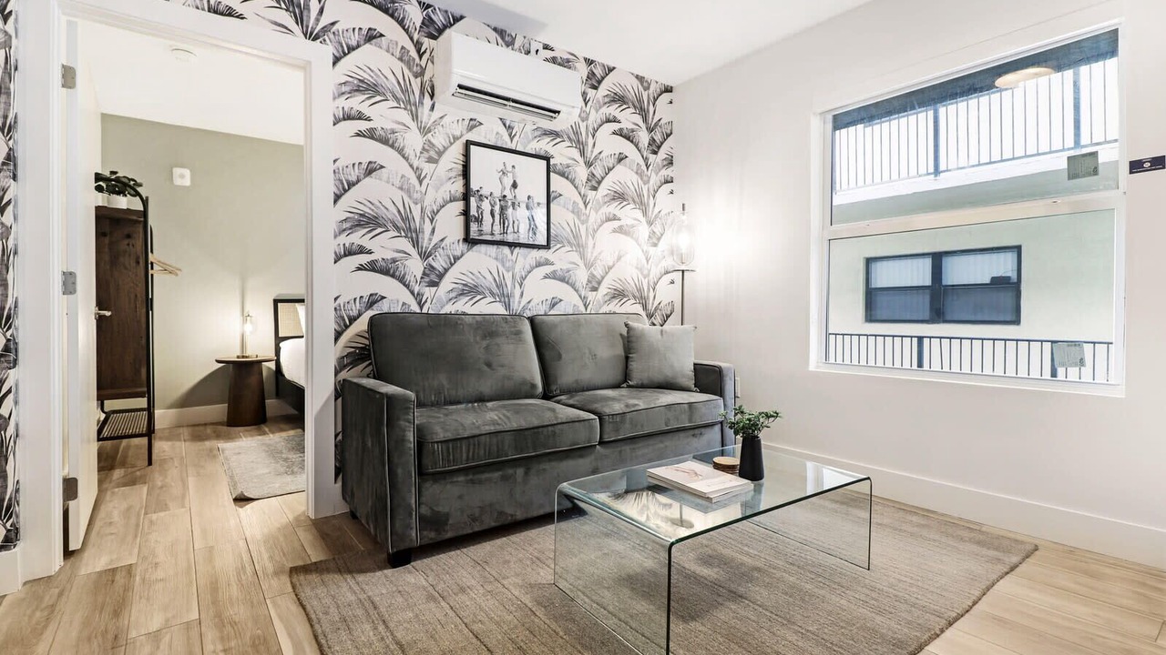 Photo of Livingroom in Mid Beach