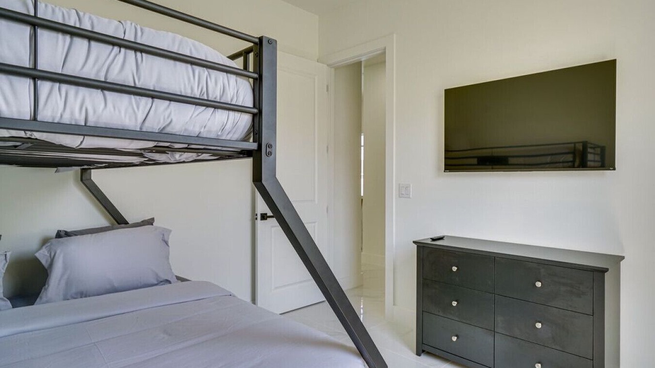 Photo of Bedroom in Diplomat