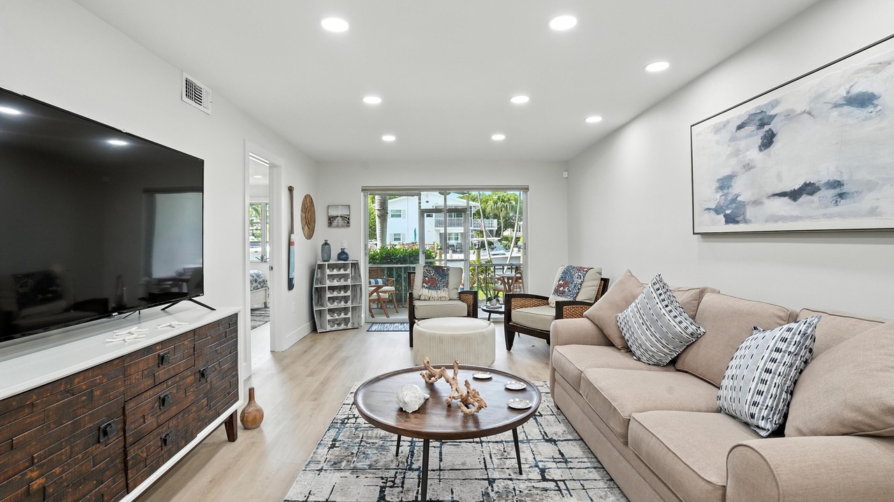 Photo of Livingroom in Royal Harbor