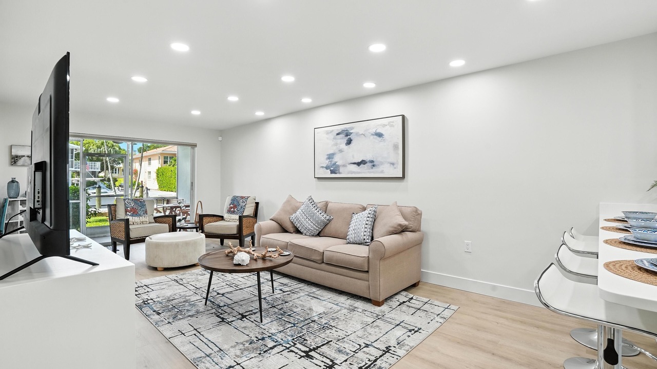 Photo of Livingroom in Royal Harbor