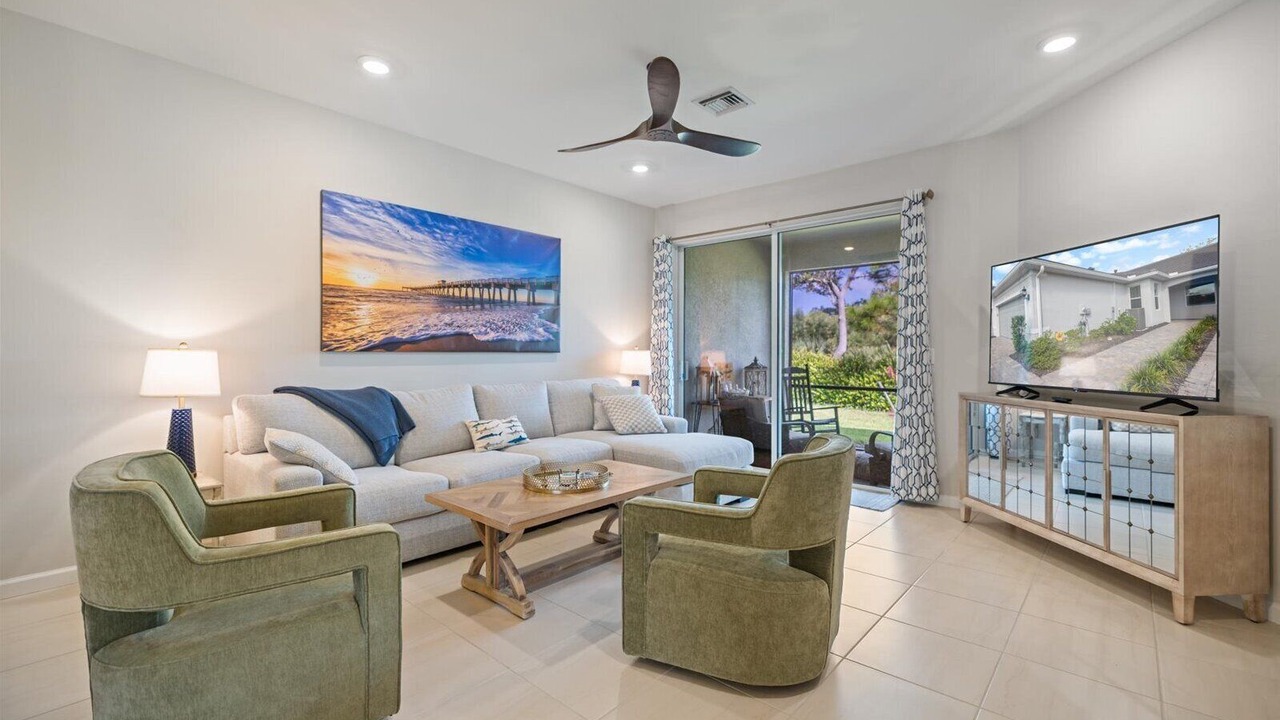Photo of Livingroom in Englewood