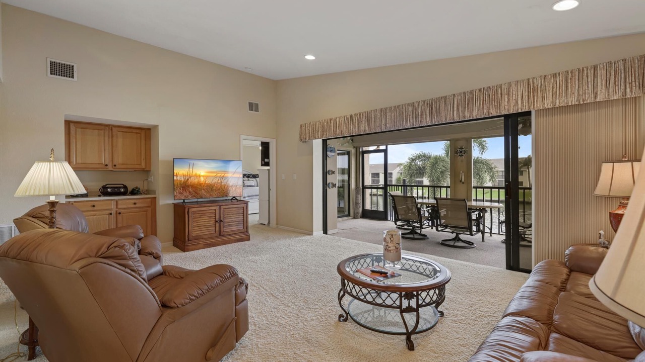 Photo of Livingroom in Caloosahatchee