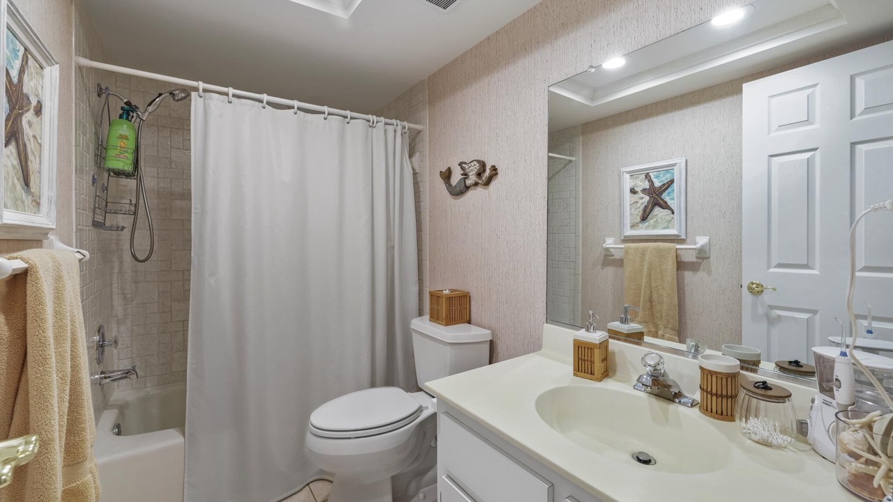 Photo of Bathroom in Caloosahatchee