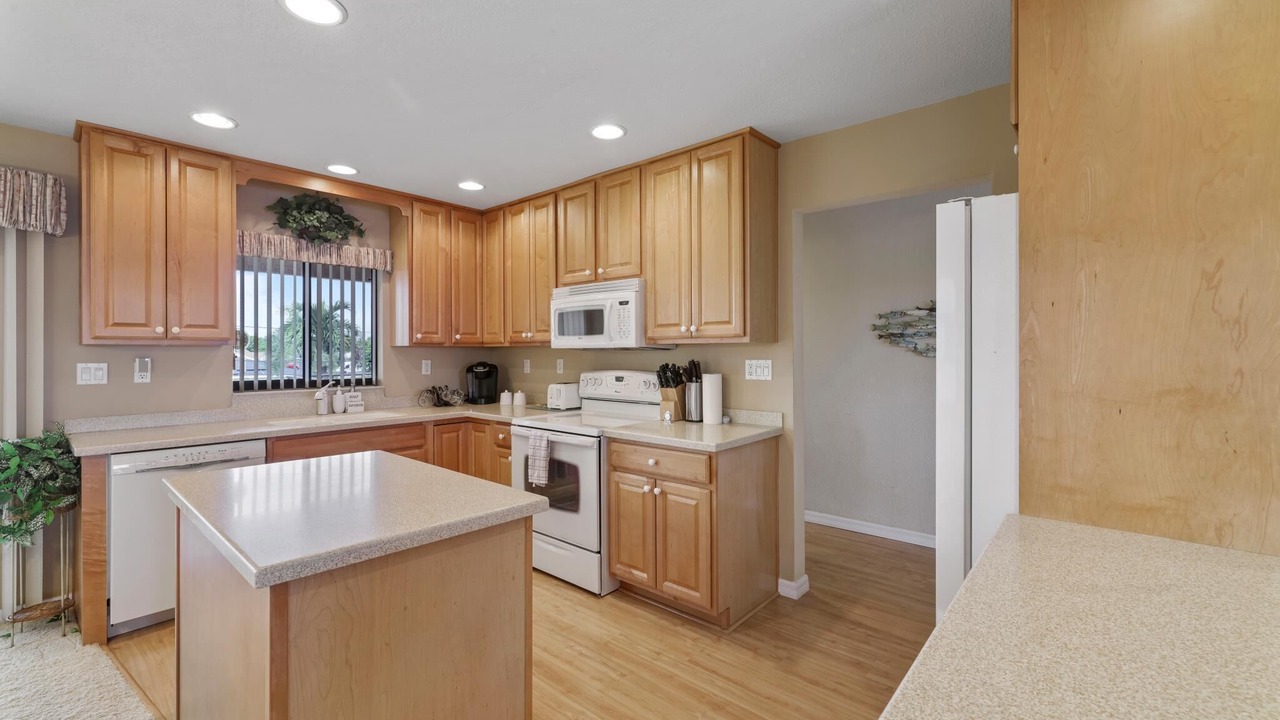 Photo of Kitchen in Caloosahatchee