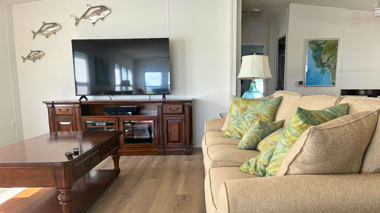 Photo of Livingroom in Charlotte Park