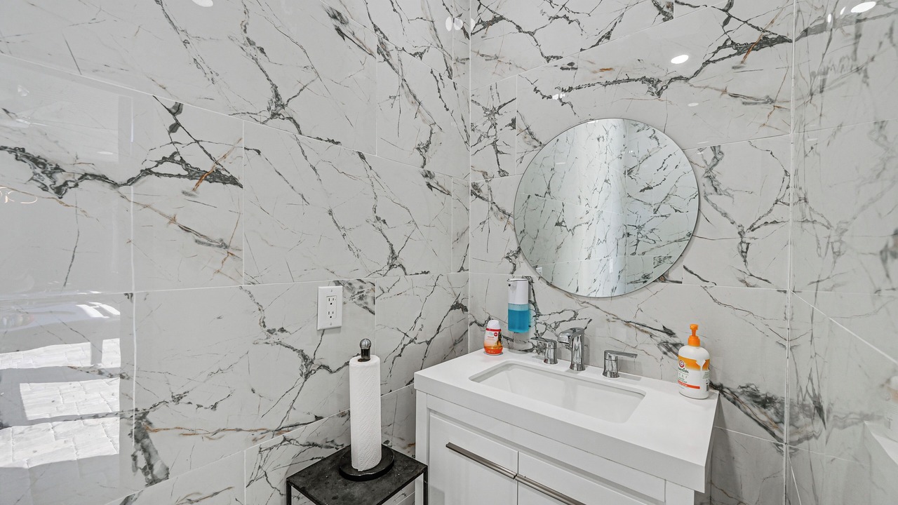 Photo of Bathroom in Mariner