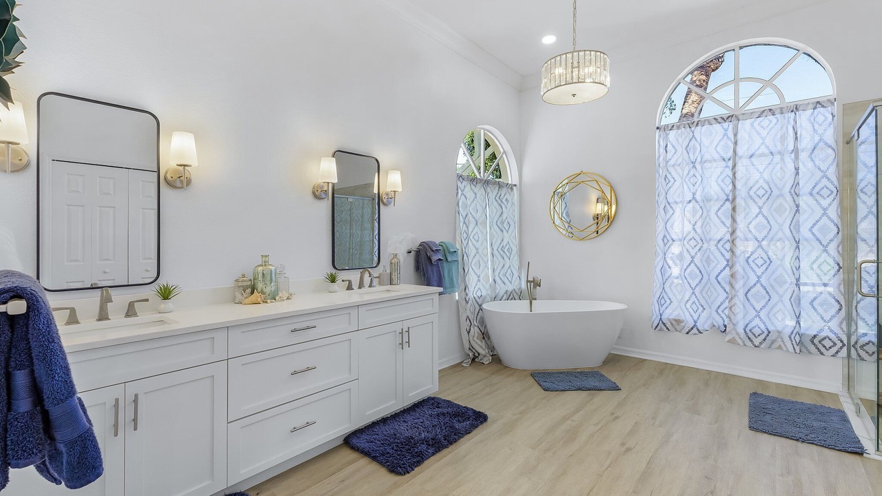 Photo of Bathroom in Pelican