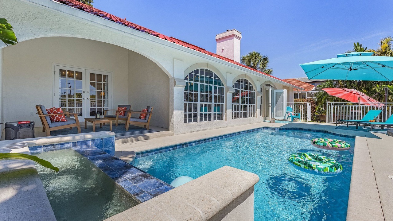 Photo of Outdoor in Pelican